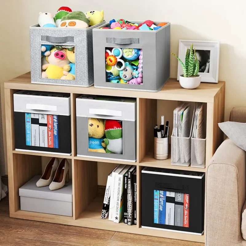 Foldable storage box with handle